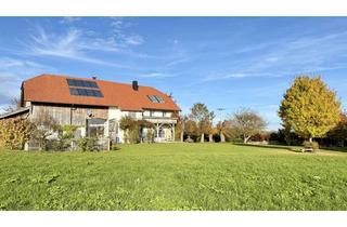 Villa kaufen in 83329 Waging am See, Zauberhafte Landhausvilla mit Künstlerwerkstatt, großzügigen Rückgebäude, Bergblick, Seenähe