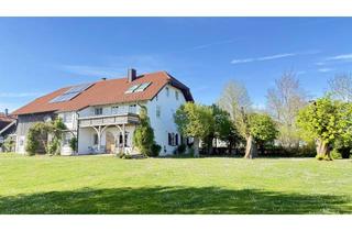 Villa kaufen in 83329 Waging am See, Zauberhafte Landhausvilla mit Künstlerwerkstatt, großzügigen Rückgebäude, Bergblick, Seenähe