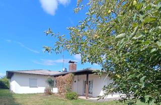 Haus kaufen in 94137 Bayerbach, Bungalow (teilunterkellert) in ruhiger Siedlungsrandlage - eigene Zufahrt