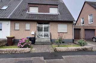 Haus mieten in Halfmannstraße, 50226 Frechen, Modernisiertes Reihenhaus mit vier Zimmern und Einbauküche in Frechen