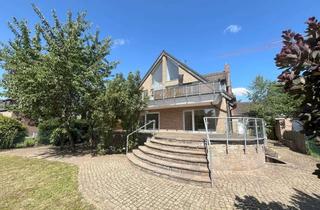 Haus mieten in 53840 Troisdorf, Troisdorf-Zentrum: Wohnen wie im eigenen Haus! Großzügige 4-Zimmer Wohnung mit Garten und Garage!