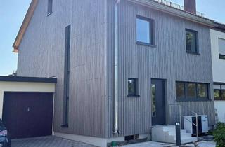 Haus mieten in Laurenzerweg 16, 82178 Puchheim, Erstbezug nach Sanierung: Schönes 5-Raum-Reiheneckhaus mit geh. Innenausstattung in Puchheim