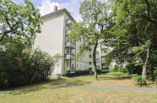 Anlageobjekt in 12157 Schöneberg, Bezugsfrei: Modernisierte 2-Zi.-Wohnung mit Balkon und zusätzlichem Hobbyraum im DG