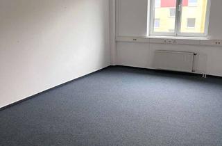 Büro zu mieten in Friedrich-Engels-Str. 42, 18273 Güstrow, Gut geschnittene Bürofläche in Güstrow