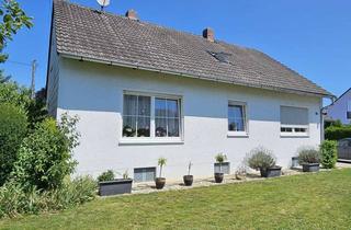 Haus kaufen in 85119 Ernsgaden, Ernsgaden! Wohnhaus mit zwei Wohnungen mit ca. 170 m² Wohn-/Nutzfläche! 2 Garagen / Keller / 2 x EBK