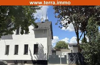 Einfamilienhaus kaufen in 65929 Frankfurt am Main, Frankfurt am Main - Einfamilienhaus mit 3 separaten Apartments, top modernisiert!