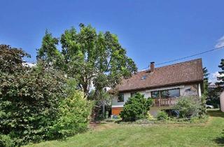 Einfamilienhaus kaufen in 70771 Leinfelden-Echterdingen, Leinfelden-Echterdingen - Großzügiges Einfamilienhaus mit zwei Einliegerwohnungen in ruhiger Feldrandlage