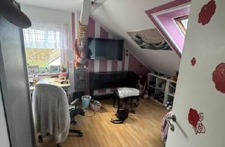 Wohnung kaufen in 32758 Detmold, Detmold - Große 6-Zimmer-Maisonetten-Wohnung mit Stellplatz, Balkon und Kel