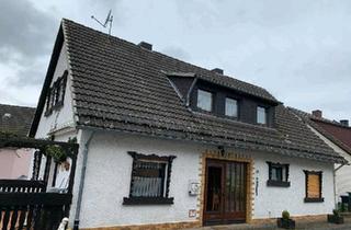 Einfamilienhaus kaufen in 54568 Gerolstein, Gerolstein - Einfamilienhaus mit Potenzial in ruhiger Lage, provisionsfrei
