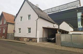 Einfamilienhaus kaufen in 65479 Raunheim, Raunheim - Geräumiges Einfamilienhaus inklusive Nebengebäude