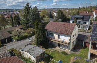 Haus kaufen in 71083 Herrenberg, Herrenberg - Stein auf Stein und grundsolide: Ein Haus in großartiger Wohnlage zu einem bestechenden Preis.