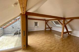Wohnung kaufen in 95463 Bindlach, Großzügige 3,5-Zimmer DG Wohnung mit Loggia in sehr guter Lage inkl. Einbauküche
