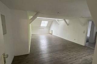 Wohnung mieten in Kölner Tor, 57072 Siegen, Innenstadt: Sehr zentrale 3,5 ZKB Dachgeschosswohnung mit EBK und Terrasse