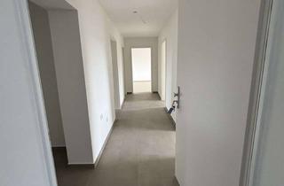 Wohnung mieten in Wehrstr. 62, 46047 Schlad, TOP: renovierte 4,5-Raum-Erdgeschosswohnung mit Balkon, Gäste-WC und Gemeinschaftsgarten