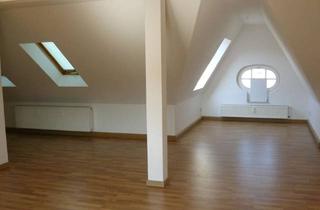 Wohnung mieten in Rosa-Luxemburg-Str., 06712 Zeitz, 3 Zimmer Dachgeschosswohnung in Zeitz