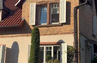 Haus kaufen in Friedhofstrasse 30, 64625 Bensheim, Charmantes Stadthaus mit Nebengebäude in Bestlage von Bensheim – Wohnen mit Stil und Geschichte