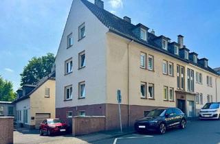 Mehrfamilienhaus kaufen in 42651 Solingen-Mitte, Mehrfamilienhaus mit großem Hintergebäude und Hofflächen für mehrere PKW