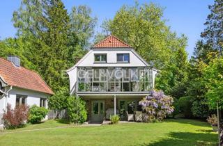 Villa kaufen in 22927 Großhansdorf, Stilsicher modernisiert: Altbau-Villa mit 203 m² Wohn-/Nutzfläche , Traumgarten und eigenem Bach