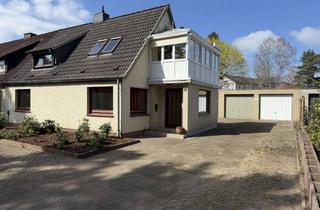 Doppelhaushälfte kaufen in 22844 Norderstedt, Doppelhaushälfte mit Potenzial von Privat