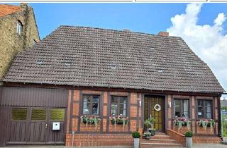Einfamilienhaus kaufen in 19412 Brüel, Charmantes Fachwerk-Einfamilienhaus mit großem Garten und mehreren Nebengebäuden