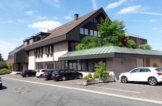 Büro zu mieten in Hohler Weg 26, 32760 Detmold, Lagerfläche mit Büro und Parkplätzen