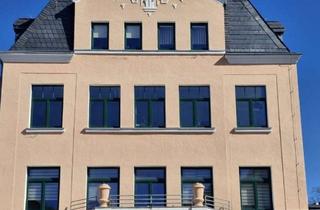 Anlageobjekt in 08107 Kirchberg, Repräsentatives Wohn- und Geschäftshaus mit Aufzug und 6,6 % Mietrendite in Kirchberg zu verkaufen!