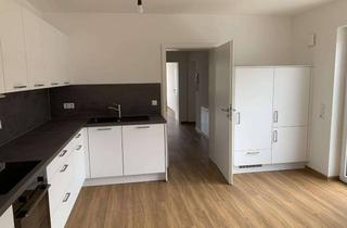 Wohnung mieten in Roter Lohweg 26, 35510 Butzbach, Moderne 4,5-Zimmer-Wohnung mit 112 m² im Erdgeschoss – kernsaniert & mit Außenbereich