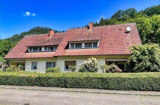 Haus kaufen in 79410 Badenweiler, Großzügiges Ein- oder Zweifamilienhaus mit Terrasse und Balkon