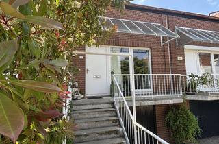 Reihenhaus kaufen in 21033 Lohbrügge, Modernes Split-Level-Reihenhaus mit Süd-Terrasse und Dachterrasse