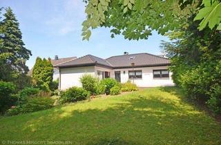 Einfamilienhaus kaufen in 51429 Bergisch Gladbach, Bergisch Gladbach - Freistehendes Einfamilienhaus mit großem Grundstück, Einliegerwohnung und Garage
