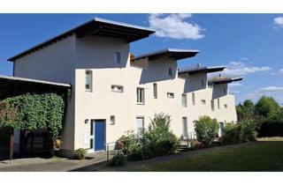 Wohnung kaufen in 63477 Maintal, Moderne Maisonettewohnung mit Dachterrasse, Carport, Stil & Gemeinschaft