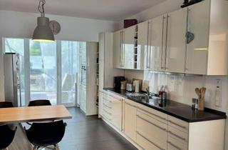 Wohnung mieten in 53840 Troisdorf, Moderne 2-Zimmer Wohnung mit Ofen & Garten - ruhig & zentral