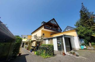Haus kaufen in 42855 Remscheid, Investoren aufgepasst: Vollvermietetes Ensemblehaus mit Wintergarten & Ausgebautem Dachboden