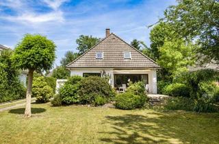 Einfamilienhaus kaufen in 28355 Oberneuland, Bremen-Oberneuland: Freistehendes Einfamilienhaus mit großem Garten und viel Potential