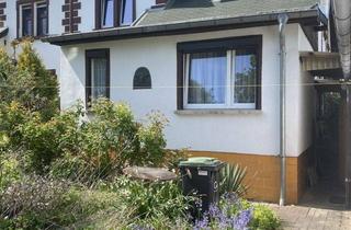 Doppelhaushälfte kaufen in 04808 Wurzen, Wurzen * gemütliche DHH mit Garage* 3 Zimmer* 1 Bad* 2 Küchen* zentrale Lage* gepflegt