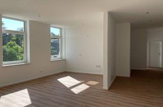 Wohnung mieten in Poststraße, 08233 Treuen, Moderne 3-Raum Wohnung mit Aufzug, Balkon und FB-Heizung - 2023 saniert