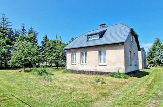 Grundstück zu kaufen in 17449 Trassenheide, Grundstück in Ortsrandlage mit stark sanierungsbedürftigen Einfamilienhaus