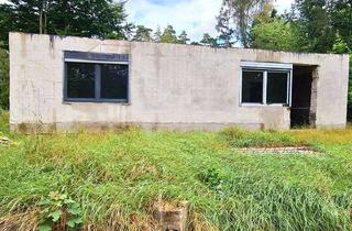Grundstück zu kaufen in 16835 Lindow (Mark), FINALER PREIS + PROVISIONSFREI | 25.000qm Grundstück mit Rohbau-Bungalow, Garage und Forsthaus