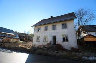 Haus kaufen in 79853 Lenzkirch, Sanierungsbedürftiges 1-2 Familienhaus in zentraler Lage von Lenzkirch!