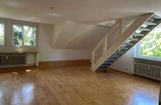 Wohnung kaufen in 22926 Ahrensburg, Schöne Dachgeschosswohnung im Villenviertel von Ahrensburg