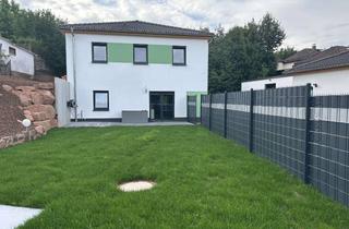 Haus mieten in Schwallbornstraße 46a, 66976 Rodalben, Günstiges, neuwertiges 5,5-Raum-Einfamilienhaus mit gehobener Innenausstattung und EBK in Rodalben