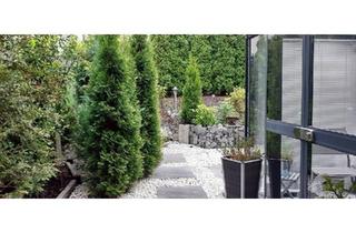 Haus kaufen in 78136 Schonach, Schonach Im Schwarzwald - Modernisiertes Reiheneckhaus mit Effizienz- Klasse C, Hanglage.