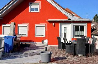 Haus kaufen in 94501 Aldersbach, Aldersbach - Zweifamilienhaus am Marktplatz Aidenbach, für Investoren geeignet