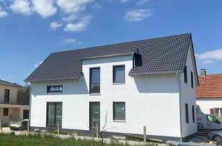 Haus kaufen in 89269 Vöhringen, Vöhringen - Zweifamilienhaus in ruhiger Familienlage, Neubauzustand