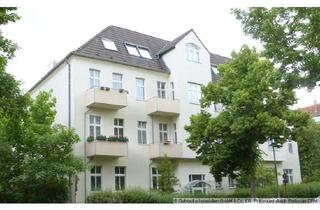 Wohnung kaufen in 10318 Karlshorst, Im Herzen von Karlshorst, nahe S-Bahnhof, wunderschöne Drei-Zimmer-Dachgeschosswohnung, bezugsfrei
