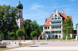 Wohnung kaufen in 86381 Krumbach, Wohnen im Schloss, stilvolle 2,5 Zimmer-Dachgeschosswohnung in Denkmalgeschütztem Anwesen