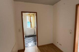 Wohnung mieten in 74746 Höpfingen, Attraktive 2,5-Zimmer-Wohnung mit Balkon und EBK in Höpfingen