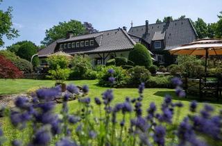 Villa kaufen in 26215 Wiefelstede, FAMILIENTRAUM - AUSSERGEWÖHNLICHE LANDHAUSVILLA MIT SONNIGEM TRAUMGARTEN VOR DEN TOREN OLDENBURGS.