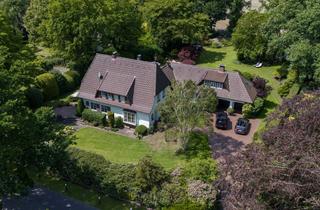 Villa kaufen in 26215 Wiefelstede, FAMILIENTRAUM - AUSSERGEWÖHNLICHE LANDHAUSVILLA MIT SONNIGEM TRAUMGARTEN VOR DEN TOREN OLDENBURGS.
