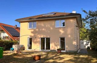 Einfamilienhaus kaufen in 15366 Hoppegarten, +++ Die City in Reichweite, Natur vor der Tür; großes Einfamilienhaus mit Charakter +++